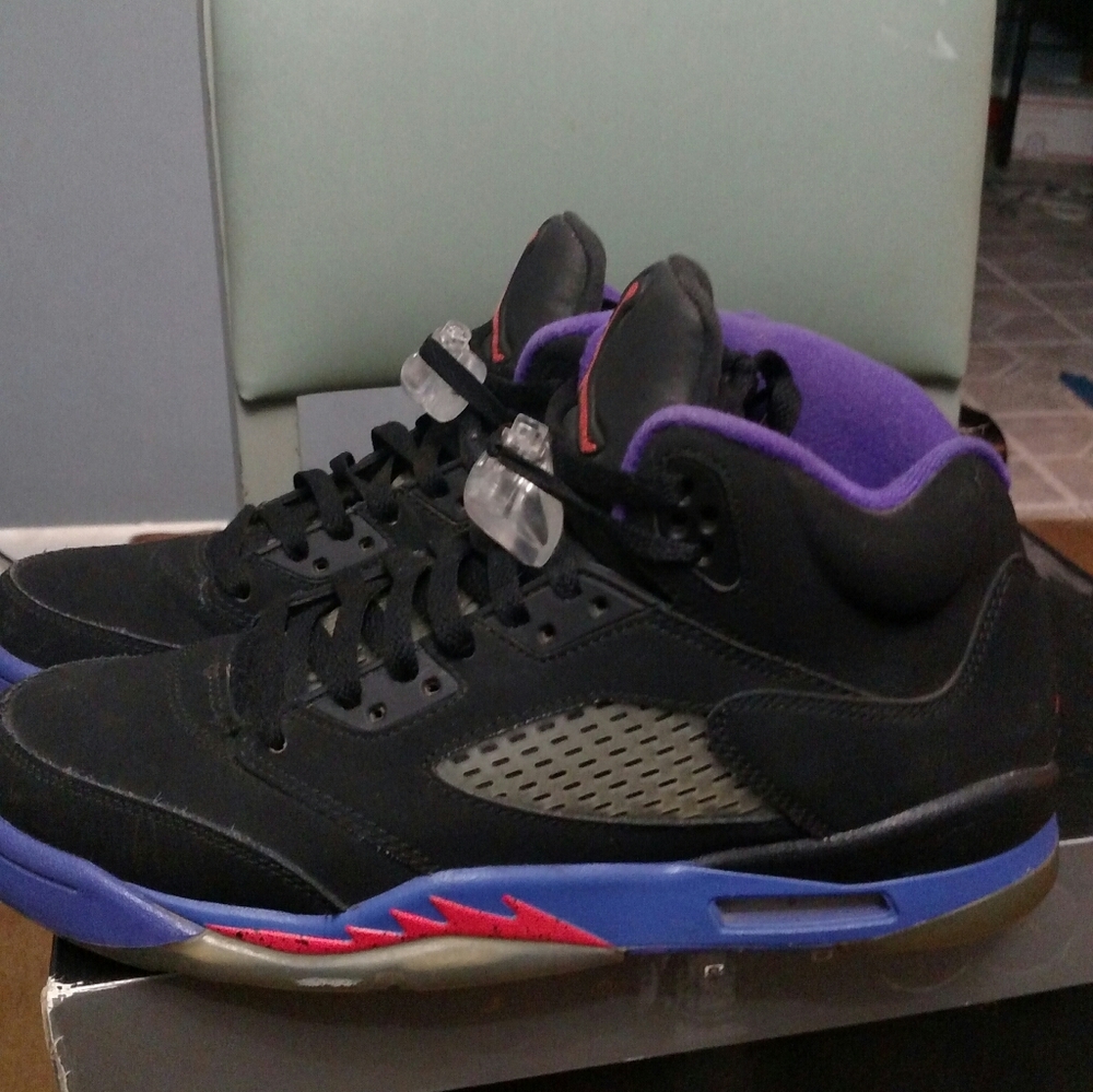 Air Jordan 5 raptor **firm*